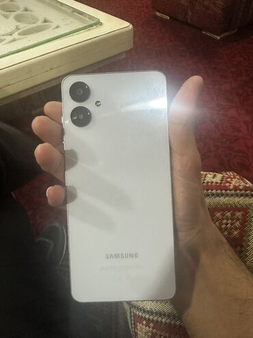 телефон fly fs504 cirrus 2: Samsung Galaxy A06, rəng - Ağ