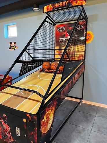 İdman oyunları: Oyun aparatları satılır xokkey,basketbol, kukla aparatı. Hamısı ela — 1