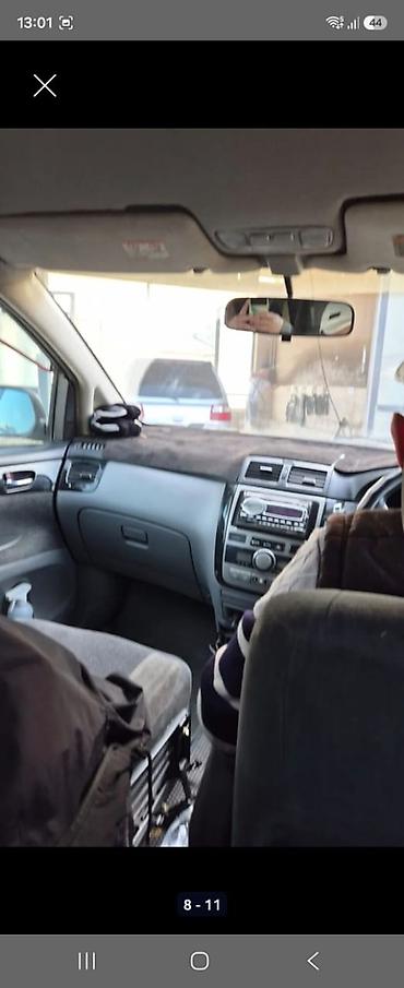 вип номер машина: Toyota Ipsum: 2002 г., 2.4 л, Автомат, Бензин, Минивэн — 8