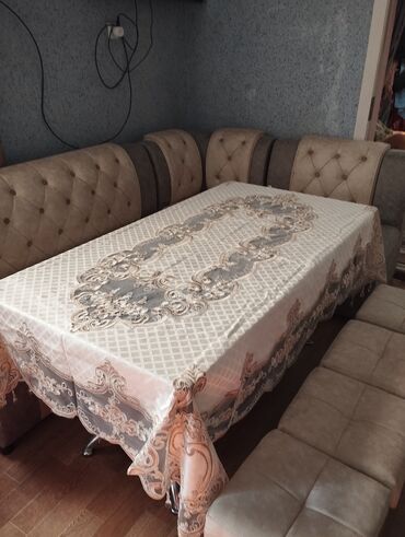 диваны на кафе: Ашкана үстөлү жана отургуч, түсү - Саргыч боз