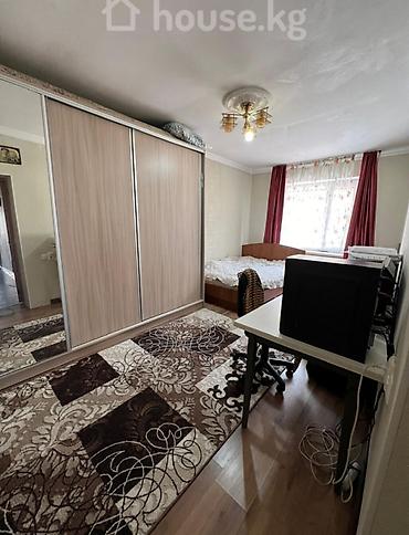 Продажа коттеджей и домов: И так, дом расположен в очень хорошем и экологическом районе ж/м Кара — 10