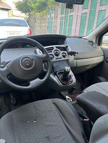 kia ceed ekran: Renault Scenic (gümüş rəng), kompakt monovolumen. Xüsusiyyətlər: - — 4