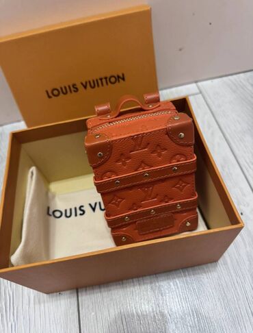 дамская сумка: Эта маленькая сумочка Louis Vitton в ярком оранжевом цвете качество