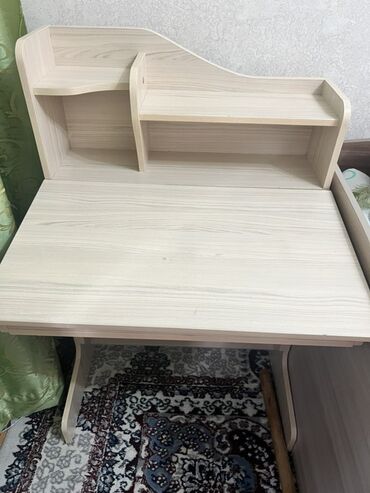 детский письменный стол: Жазуу үстөл, Колдонулган