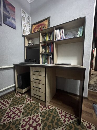 швея мебель: Продается рабочий стол на 2 места компьютерный и обычный в