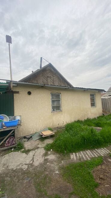 кыргыз недвижимост: 70 кв. м, 3 бөлмө, Эски ремонт Эмерексиз
