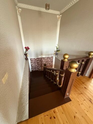 Həyət evləri və villaların satışı: 5 otaqlı, 260 kv. m, Orta təmir — 10