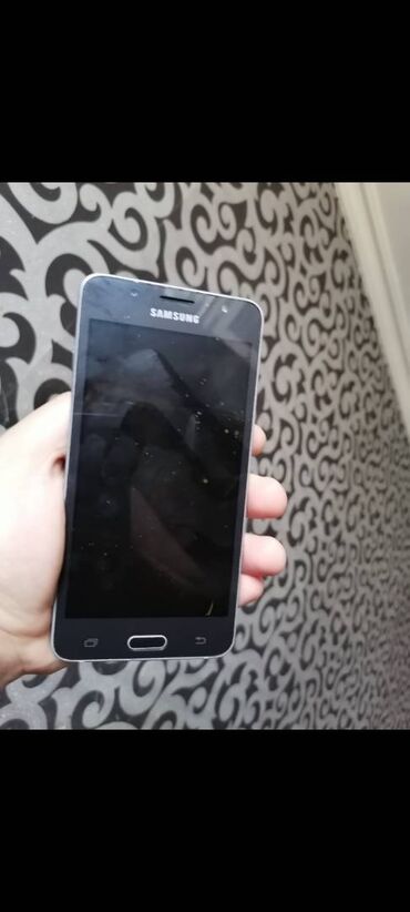 Samsung Galaxy J5, 16 GB, rəng - Qara, Qırıq, İki sim kartlı