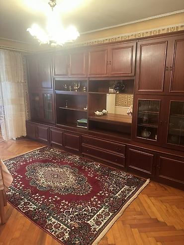 Mənzillər: 3 otaqlı mənzil – tam mebelli - Plan: geniş zal, ayrıca yataq otağı — 9