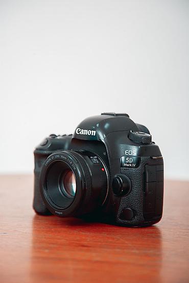 Fotokameralar: Canon 5D Mark IV satılır. Aparat ideal vəziyyətdədir, çox az istifadə — 9