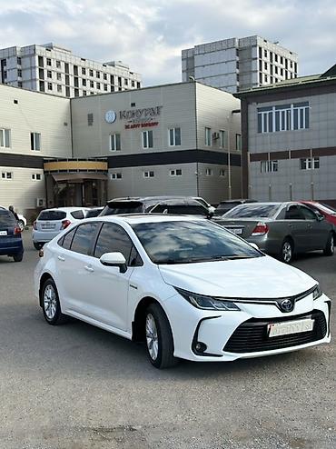 домик авто: Toyota Corolla: 2022 г., 1.8 л, Автомат, Гибрид, Седан — 2