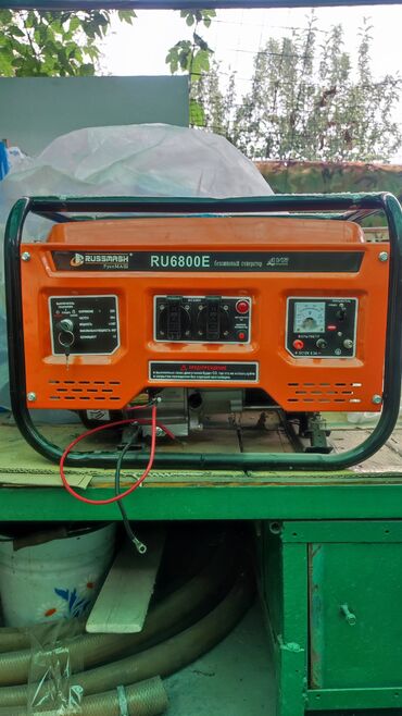 Генераторы: Бензиновый генератор 4,5kw новый