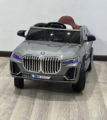 uşağ maşını: BMW X7 üslubunda 2 motorlu uşaq elektromobili. Avtomobil tanınan