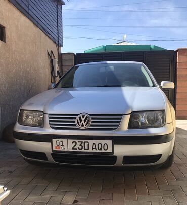 Volkswagen: Volkswagen Bora: 2001 г., 2 л, Автомат, Бензин, Седан