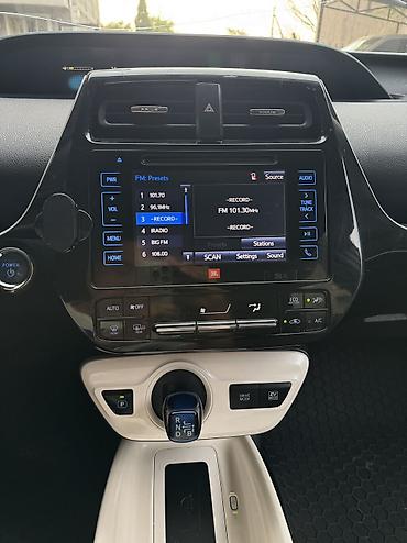 куплю тайота: Toyota Prius: 2017 г., 1.8 л, Вариатор, Гибрид, Седан — 9