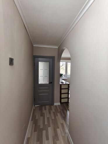 тоголок молдо фрунзе: 1 комната, 30 м², Хрущевка, 3 этаж, Косметический ремонт