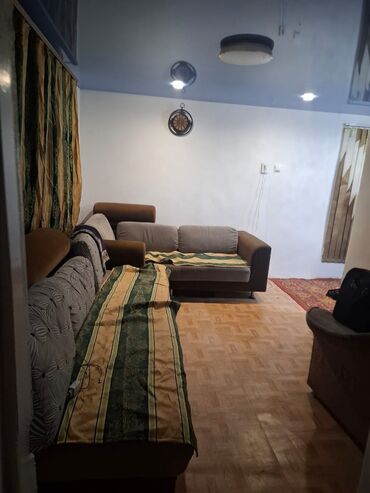 снять дом на сутки для вечеринки: 50 м², 3 комнаты, Парковка, Утепленный