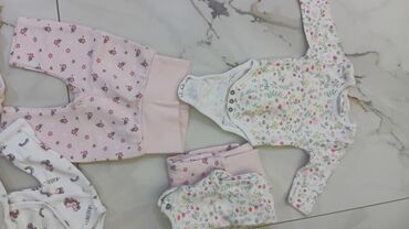 Paketi dečije odeće: Za devojčice, uzrast: Novorođenče — 4