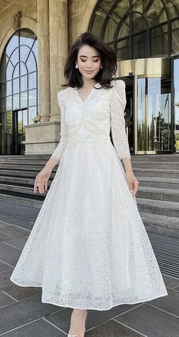 Свадебные платья: Продаю платье 👗 размер М Носила всего один раз на узатуу.Покупала за