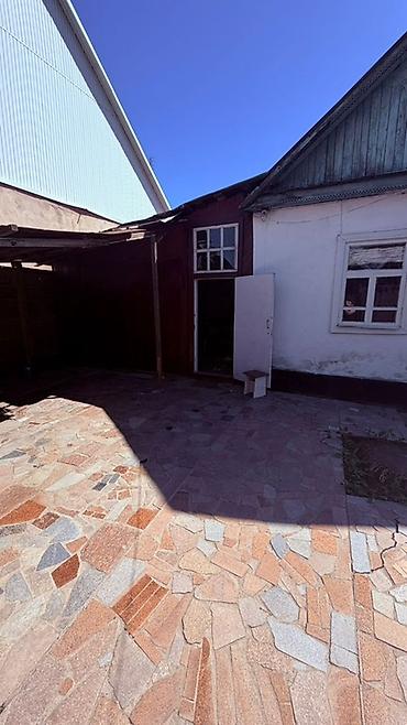 Продажа коттеджей и домов: Дом с двором и хозяйственными постройками - Территория: закрытый двор — 2