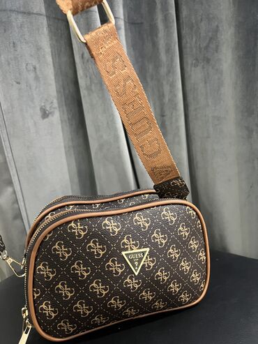 original rb e: Shoulder bag, Guess, Material: Leather