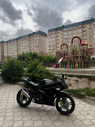 сколька стоит мотоцикл: Спортбайк Kawasaki, 200 куб. см, Бензин