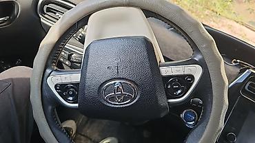 Toyota: Toyota Prius: 2017 г., 1.8 л, Автомат, Гибрид, Лифтбек at lalafo.kg — 11 Toyota: Toyota Prius: 2017 г., 1.8 л, Автомат, Гибрид, Лифтбек — 11