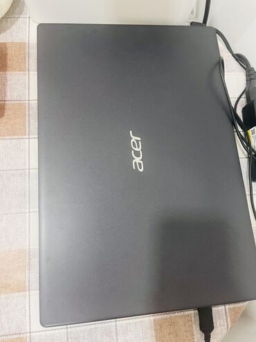 Kabellər: İşlənmiş Acer Aspire, 15.6 ", Intel Core i7, 1 TB