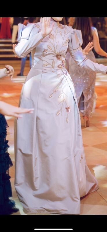 Свадебные платья и аксессуары: 👗 Brend: Vegül 👗 Cəmi 1 dəfə toya geyinilib – təzə kimidir 👗 Əvvəlcə