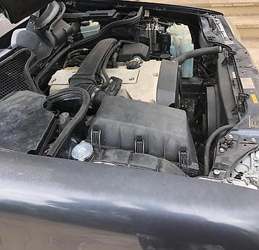 Mercedes-Benz: Mercedes-Benz E-Class (E200) sedan - Kuzov: 4 qapılı sedan, Göy rəng — 8