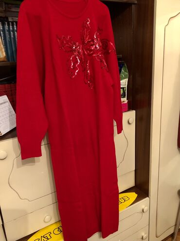 novogodišnje haljine 2022: L (EU 40), color - Red, Evening, Long sleeves