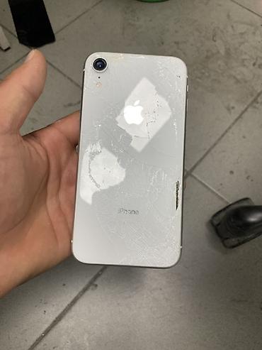 реми: IPhone XR, 128ГБ, белый цвет - Экран Liquid Retina (True Tone), Face — 3