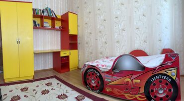 детские мебель: Детский гарнитур, цвет - Красный, Б/у