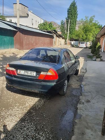 Mitsubishi: Mitsubishi Lancer: 2000 г., 1.3 л, Кол менен иштөөчү, Бензин, Седан — 2