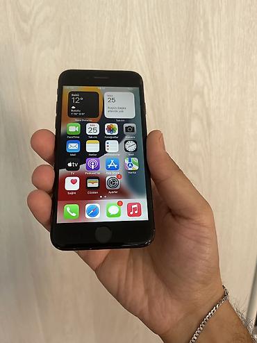 ayfon ikis: IPhone 7, 32 GB — 2