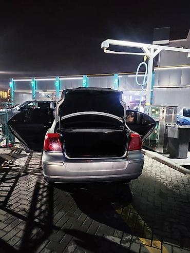 Toyota Avensis: 2003 г., 2 л, Автомат, Бензин, Седан