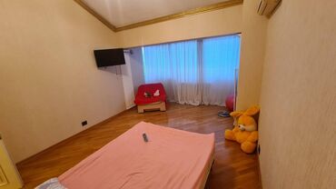 Yeni tikili: 4 otaqlı, Yeni tikili, 200 kv. m — 20