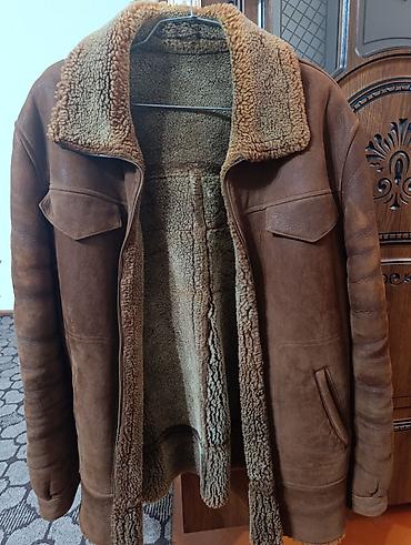 2xl neçə razmerdi: Kişi üçün qəhvəyi rəngli təbii dərini xatırladan şerpa/çatmalı kürk — 5
