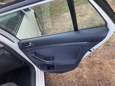 gitovanje branika: TAPACIRI ZA VOLKSWAGEN GOLF 5 OD 2005. DO 2009. GOD. | Polovni — 2