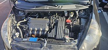 devo lasetti: Honda Jazz: 2004 г., 1.3 л, Автомат, Бензин, Хэтчбэк — 8