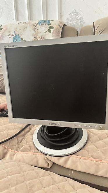 samsung 980: Samsung SyncMaster 540N LCD monitor - Ekran ölçüsü: 17" - Format: 5:4 — 1