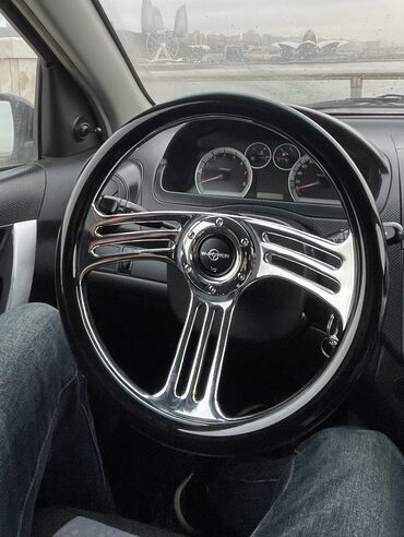 vaz lada 2115: Salam a class w-pover sükan . 1 aydı alınıb karopkası salafanı o