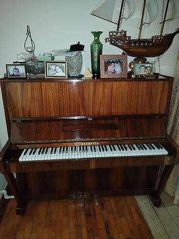 uakeen казан цена: Tünd qəhvəyi rəngdə, taxta korpuslu dik pianino. Alət klassik dizayna — 3