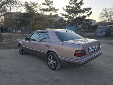 мерседес 121: Mercedes-Benz 220: 1994 г., 2.2 л, Автомат, Бензин, Седан