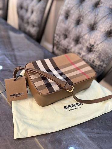 Çantalar: Burberry çanta - öz qiyməti 1900 azndir. Endirim ilə 1240 azn-ə — 2