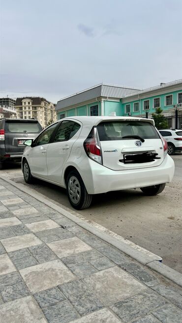 Toyota: Toyota Prius: 2016 г., 1.5 л, Вариатор, Гибрид, Хэтчбэк — 2