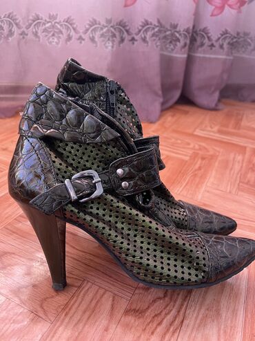 женская обувь 38: Ботинки и ботильоны