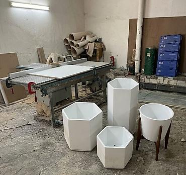 dekorativ bitkilər: Məhsul: Daxili və xarici məkanlar üçün dekorativ qabları və stendlər — 4