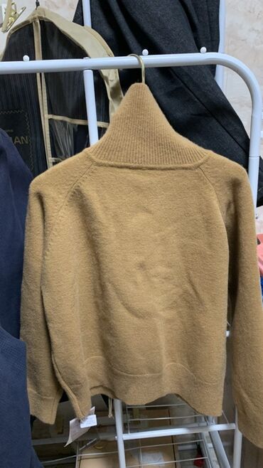 полузамок мужской: Полувер с молнией до середины груди (half-zip), теплый и мягкий