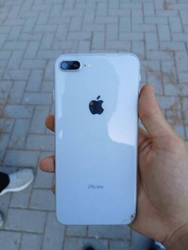 çat: IPhone 8 Plus, 64 GB, Gümüşü